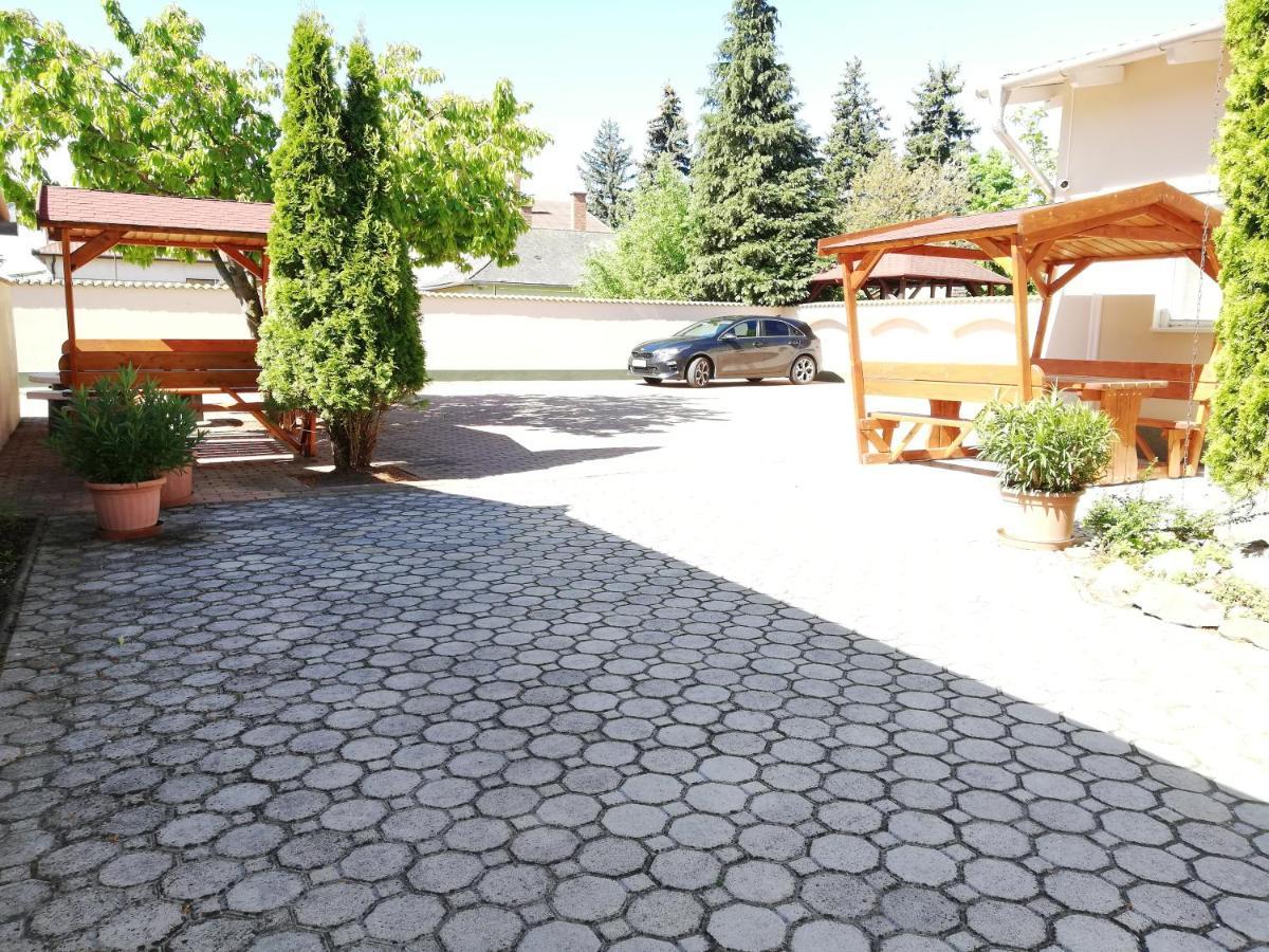 Imola Es Andrea Apartmanhaz Hajdúszoboszló 외부 사진